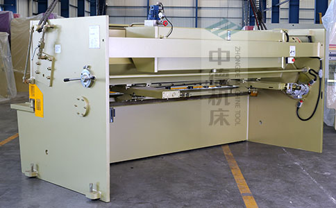 ZDS-832剪板机反面展现.jpg ZDS-832剪板机反面展现.jpg