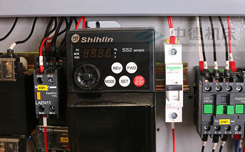 ZDS-632久久久久久99久久_亚洲综合一区二区毛片高品德变频器，更低频更节能，疾速定位.jpg